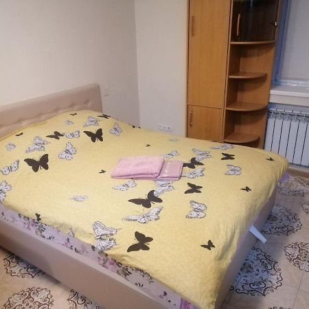 Khoroshaya Kvartira Goloseevskaya 3 Κίεβο Εξωτερικό φωτογραφία